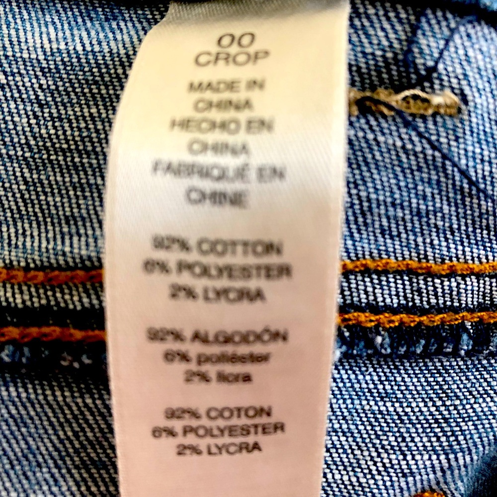 Chicos size 00 cropped jeans, Platinum.